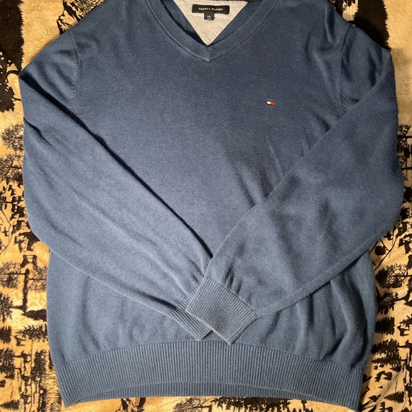 Tommy Hilfiger pullover EUC - Picture 5 of 6